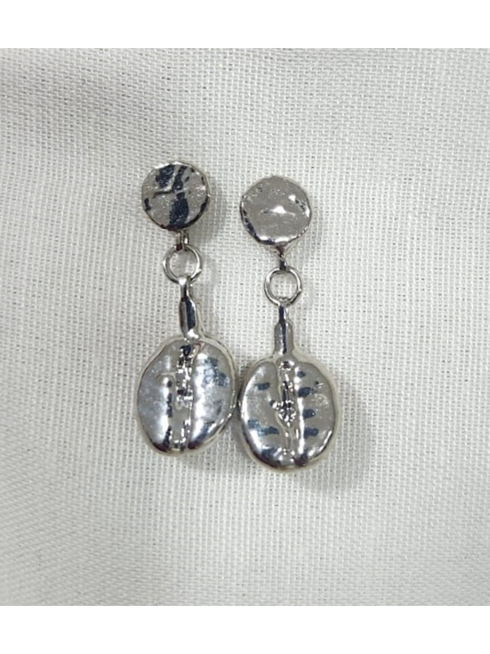 BRINCO PENDENTE OURO BRANCO GRÃO BOURBON