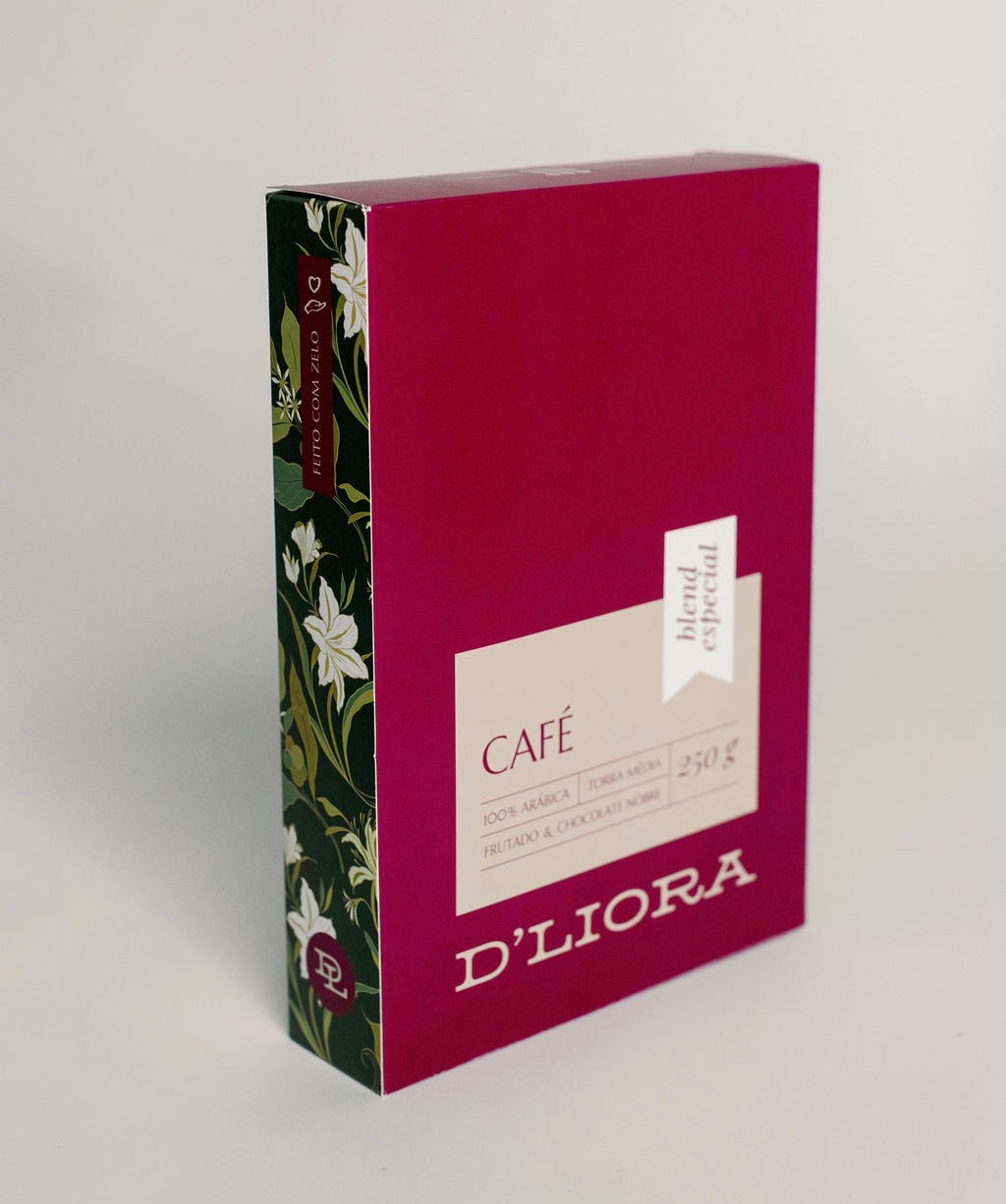 Kit 1 cafés moído 250g, 1 caixa de drip coffee e 1 caixa linha origem blend especial D'Liora Cafés