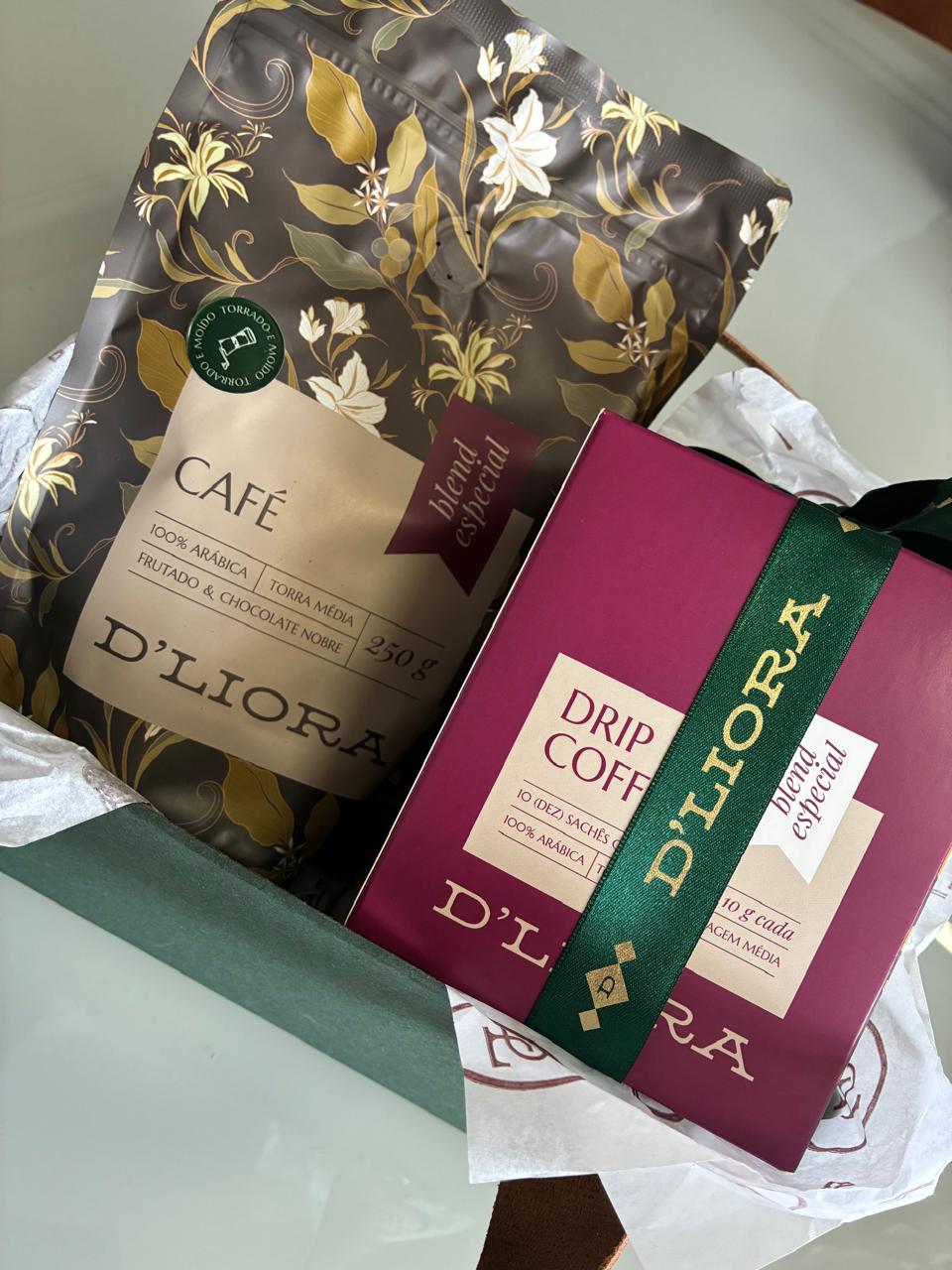 Kit 1 caixa presenteável, 1 1 caixa de drip coffee e café moído 250g D'Liora Cafés