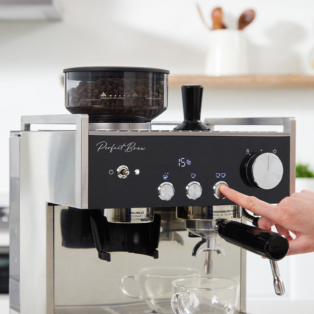 Máquina Cafeteira Espresso Manual Oster Perfect Brew Máxima