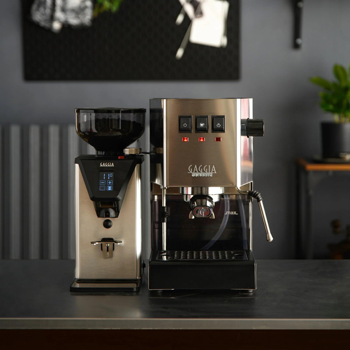 Kit Cafeteira Gaggia Classic E24 com Moedor de Café Profissional Gaggia MDF 55