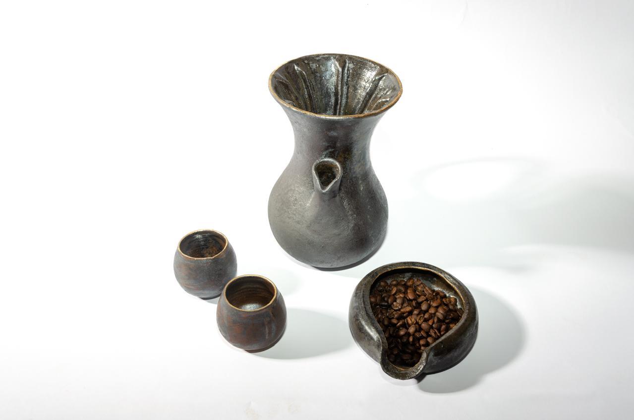KIT Cafeteira em cerâmica Vandola 500 ml + 2 copos