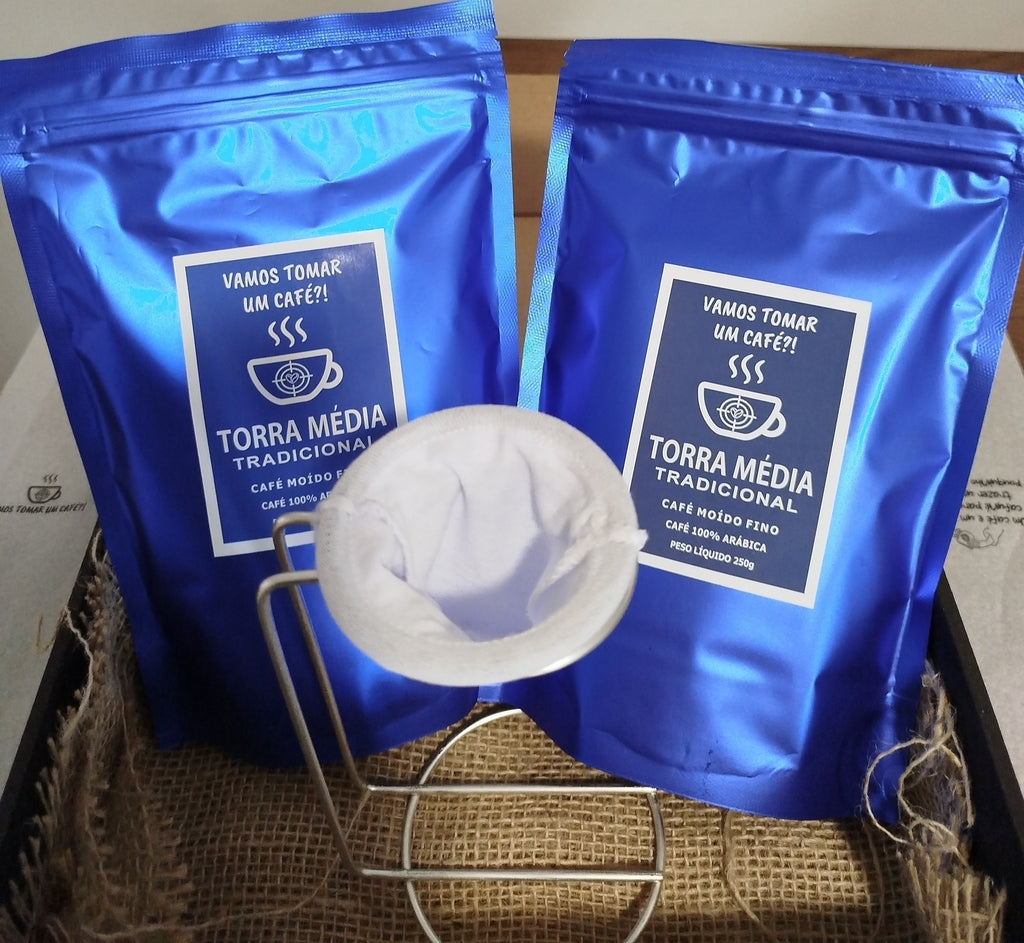 Kit 2 cafés torra média tradicional e 1 coador de café Vamos Tomar Um Café