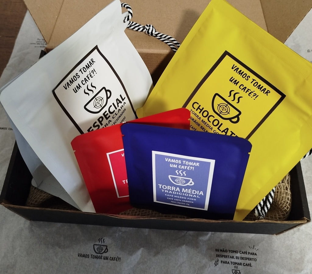 Kit 1 café chocolate, 1 café especial, 1 drip coffee torra média e 1 drip coffee tradicional Vamos Tomar Um Café 250g