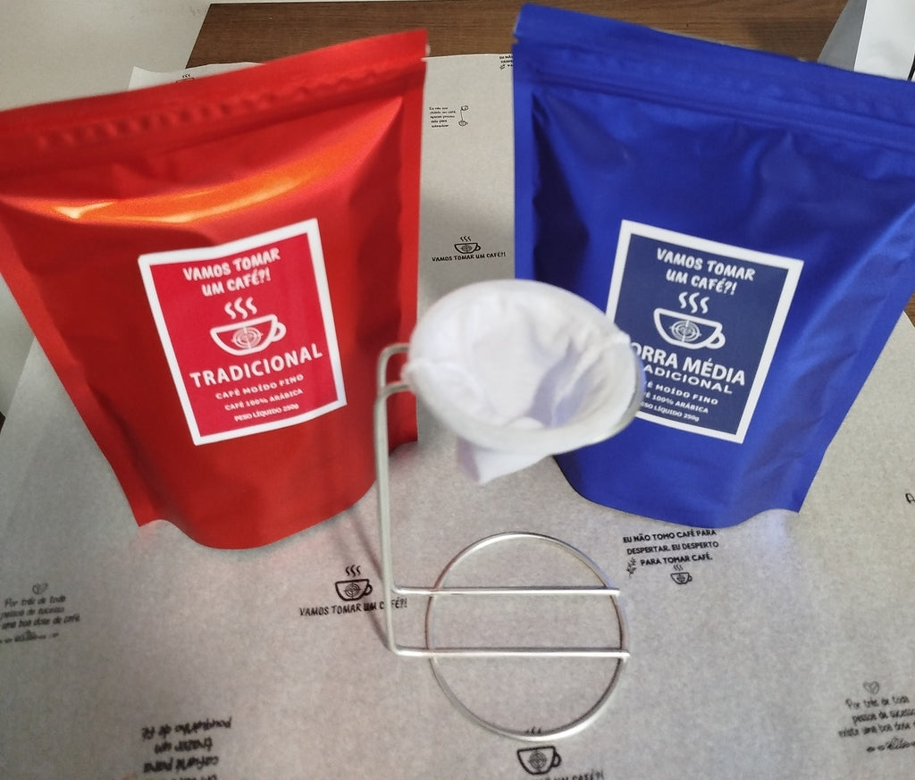 Kit 1 café torra média tradicional, 1 café tradicional e 1 coador de café Vamos Tomar Um Café 250g
