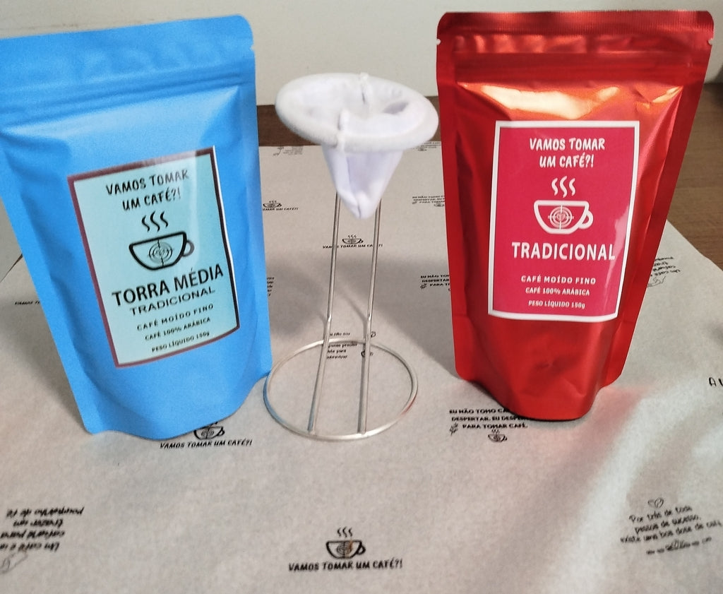 Kit 1 café torra média 150g, 1 café tradicional 150g e 1 coador de café Vamos Tomar Um Café