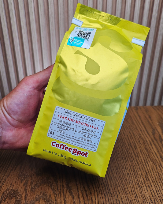 Catuaí Amarelo - Frutas Amarelas, Rapadura, Caramelo - CAFÉ EM GRÃOS 250g