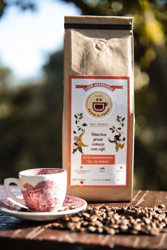Café Gourmet Artesanal Catuaí Vermelho Dedindiprosa em grãos