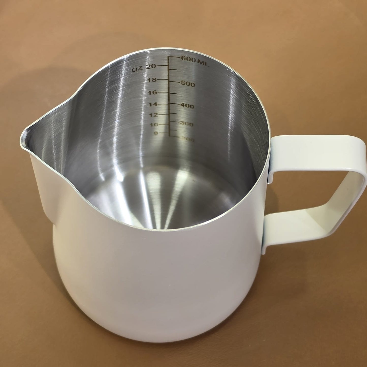 Pitcher Branca 600ml