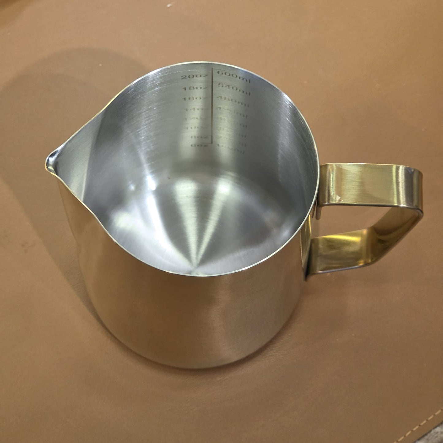 Pitcher 600ml Dourada