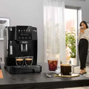 CAFETEIRA AUTOMÁTICA DE EXPRESSO DELONGHI MAGNIFICA EVO ECAM 220.51 .B